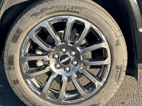 Used 2023 GMC Acadia Denali w/ Black Diamond Edition image 43