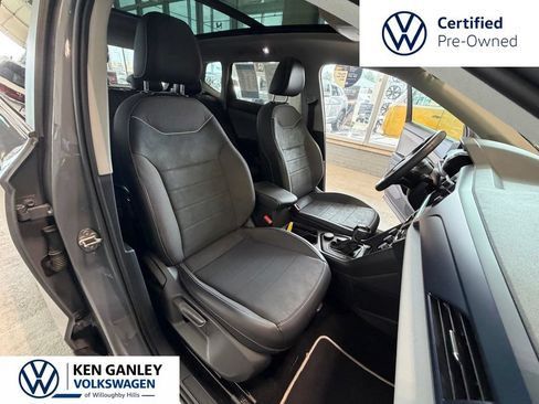 Used 2023 Volkswagen Taos SE w/ Panoramic Sunroof Package AWD/4WD image 24
