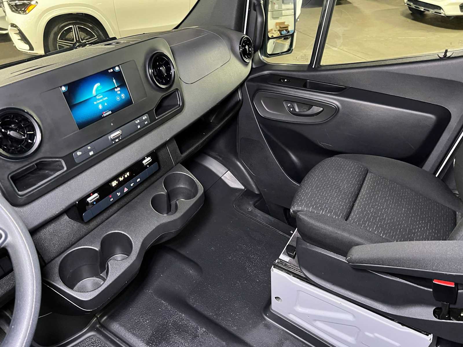 Used 2023 Mercedes-Benz Sprinter 2500 image 37