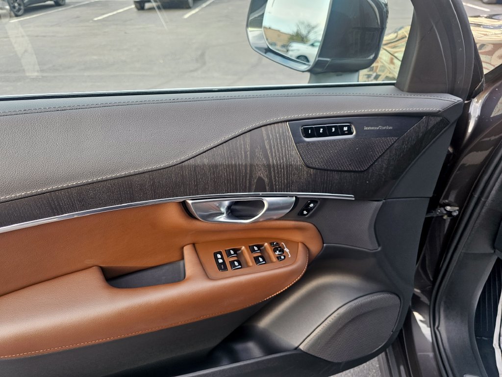 Certified 2024 Volvo XC90 B6 Ultimate AWD/4WD image 16