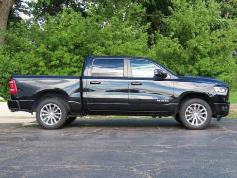 Used 2023 RAM 1500 Laramie AWD/4WD image 2