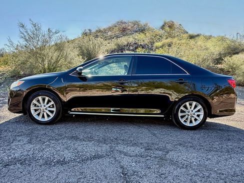Used 2012 Toyota Camry XLE image 2