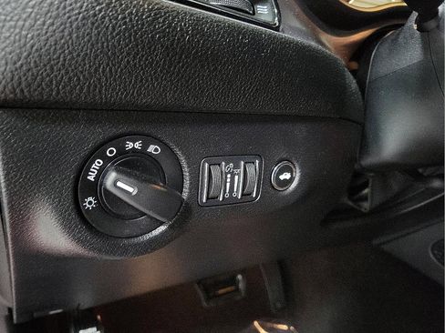 Used 2020 Dodge Challenger SXT image 12