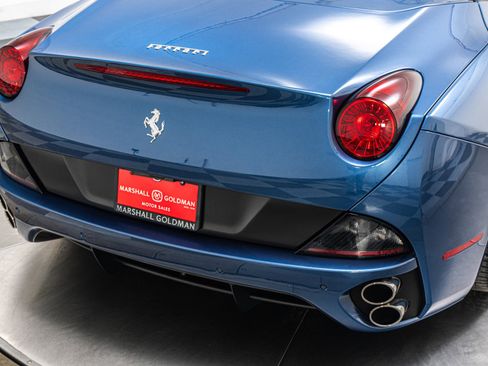 Used 2010 Ferrari California image 38