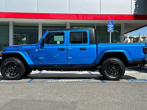 Used 2022 Jeep Gladiator Sport AWD/4WD image 7