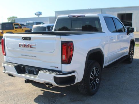 Used 2022 GMC Sierra 1500 AT4 w/ AT4 Premium Package AWD/4WD image 6