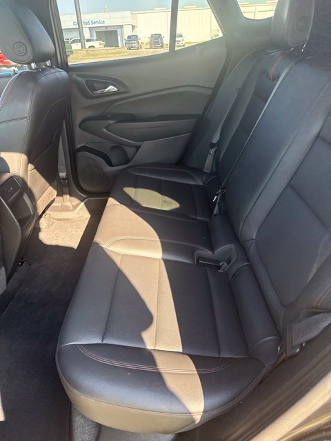 Used 2024 Chevrolet Trax RS w/ Sunroof Package FWD image 21