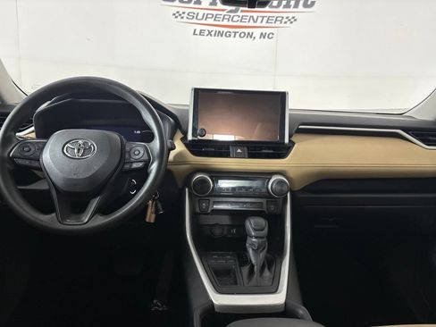 Used 2024 Toyota RAV4 LE FWD image 23
