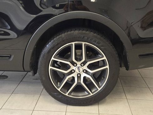 Used 2019 Ford Explorer Sport AWD/4WD image 14