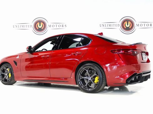 Used 2018 Alfa Romeo Giulia Quadrifoglio w/ Driver Assist Dynamic Package image 7