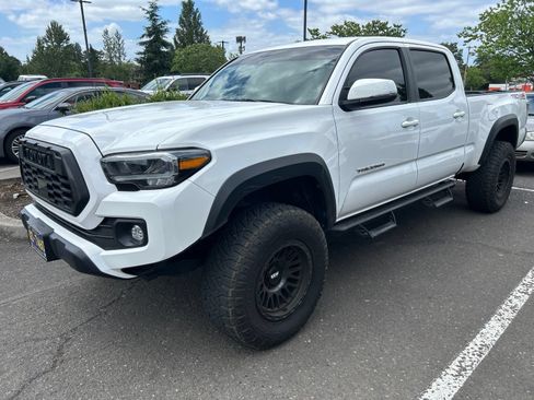 Used 2023 Toyota Tacoma TRD Off-Road AWD/4WD image 1