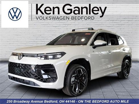 New 2026 Volkswagen Tiguan SEL R-Line image 1