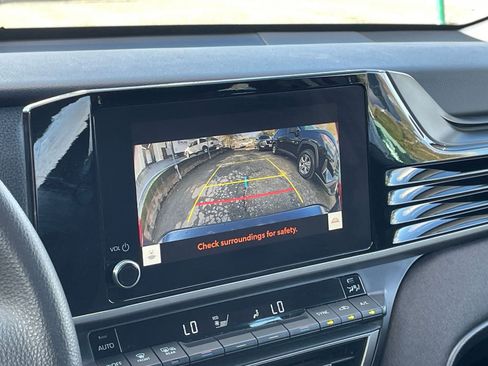 Used 2025 Toyota Camry LE image 17