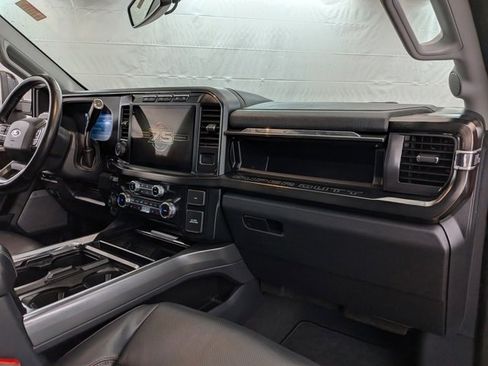 Used 2023 Ford F250 Lariat w/ Black Appearance Package image 27