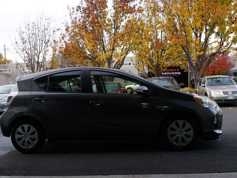 Used 2013 Toyota Prius C Two image 10