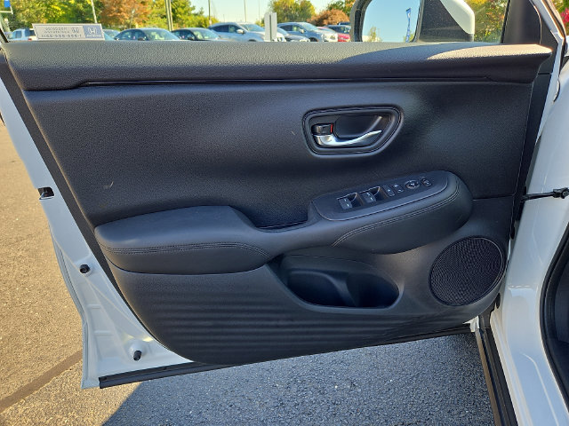 Used 2024 Honda HR-V LX image 11