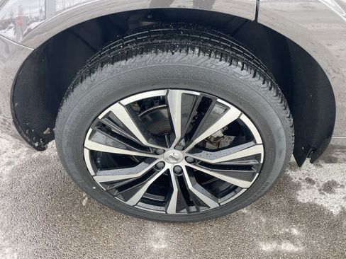 Certified 2023 Volvo XC60 B5 Plus w/ Climate Package image 14