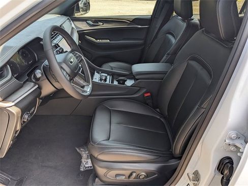 New 2024 Jeep Grand Cherokee L Limited image 6