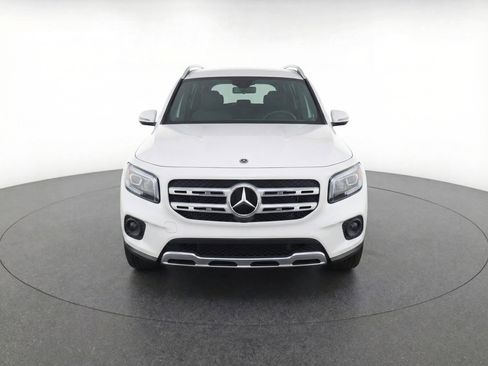 Used 2025 Mercedes-Benz GLB 250 4MATIC image 2