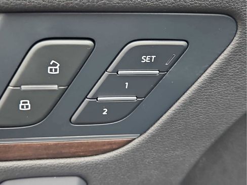Used 2024 Audi Q5 e Premium Plus w/ Premium Plus Package image 14