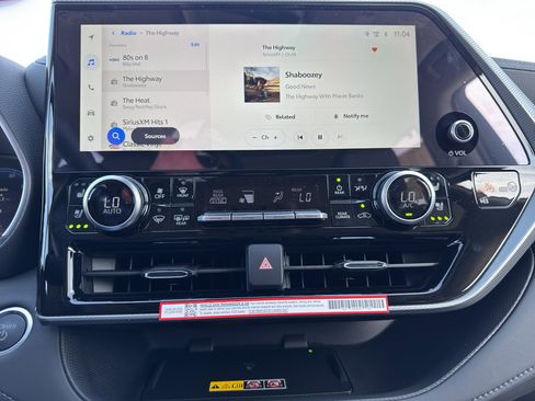 New 2026 Toyota Highlander Platinum AWD/4WD image 18