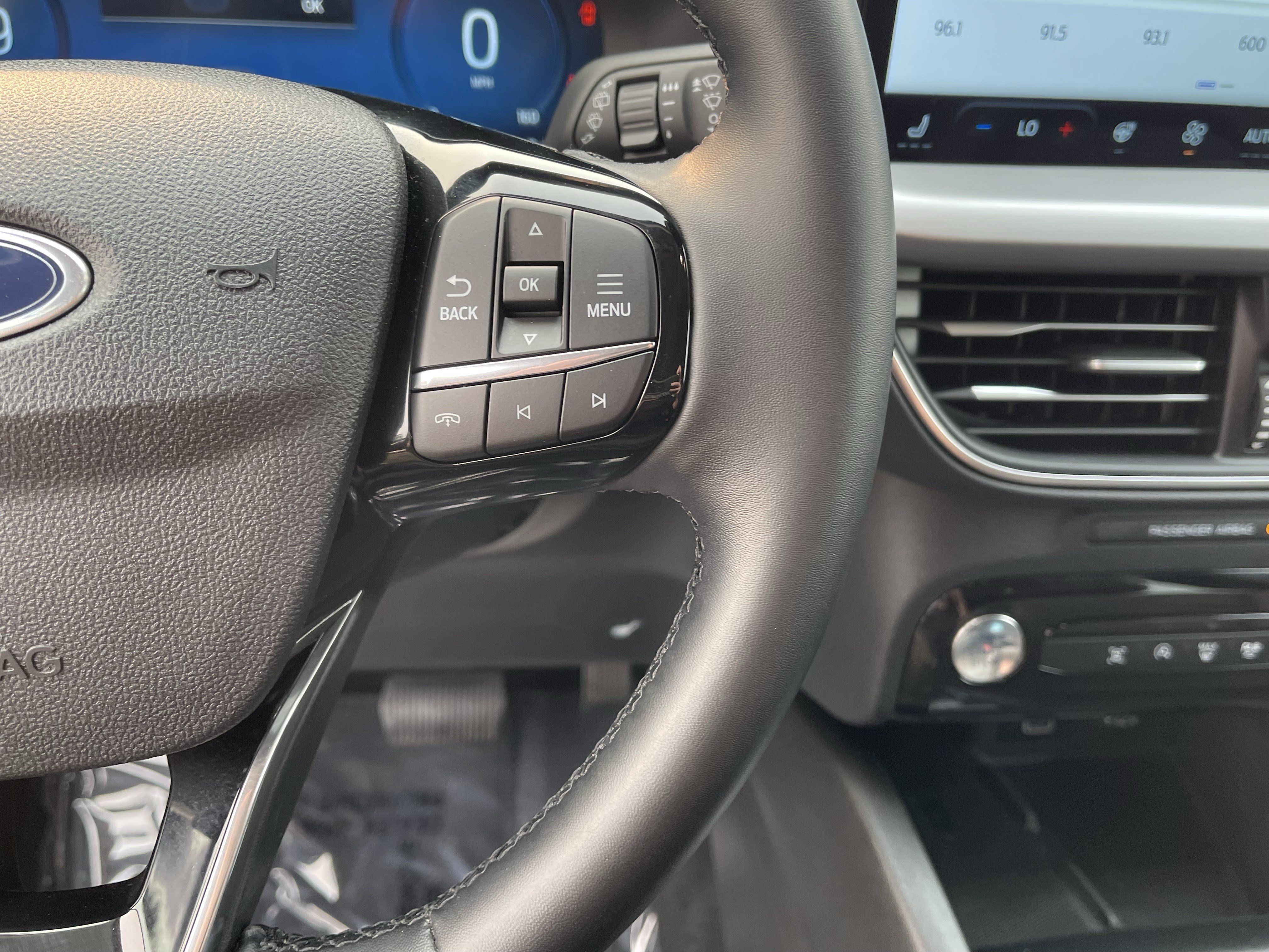 Used 2025 Ford Escape Platinum AWD/4WD image 22