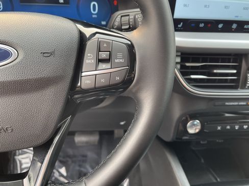 Used 2025 Ford Escape Platinum AWD/4WD image 22