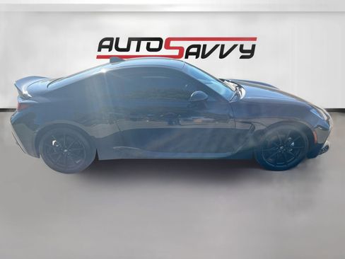 Used 2024 Toyota GR86 Premium RWD image 8