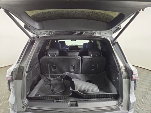 Used 2024 Chevrolet Traverse LT w/ LPO, Floor Liner Package image 32