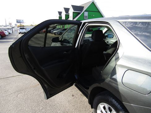 Used 2018 Chevrolet Equinox LT image 18