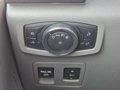 Used 2019 Ford F150 XLT w/ Equipment Group 302A Luxury AWD/4WD image 19