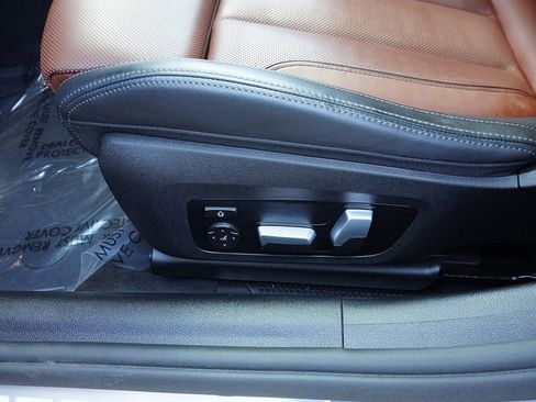 Used 2025 BMW M850i xDrive image 45