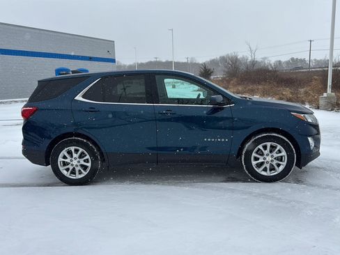Used 2020 Chevrolet Equinox LT w/ Driver Convenience Package image 8