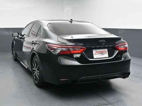 Used 2022 Toyota Camry SE FWD image 6