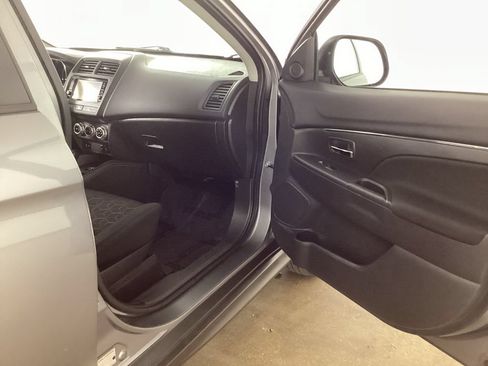 Used 2025 Mitsubishi Outlander Sport ES AWD/4WD image 23
