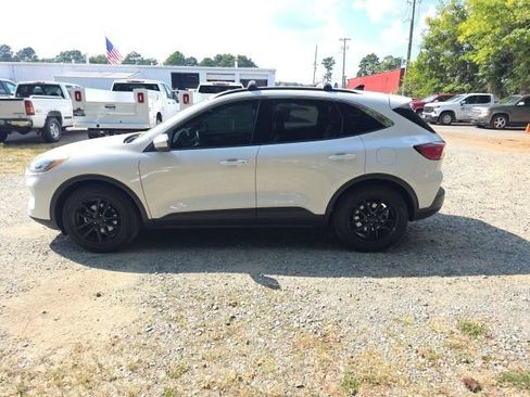 Used 2020 Ford Escape SEL FWD image 2