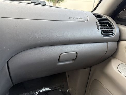 Used 2001 Toyota Sequoia Limited image 23