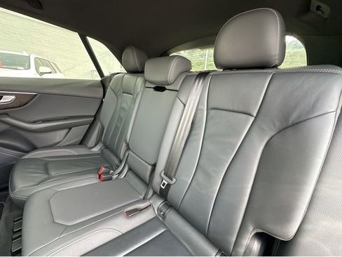 Used 2020 Audi Q8 Premium w/ Black Optic Package image 9