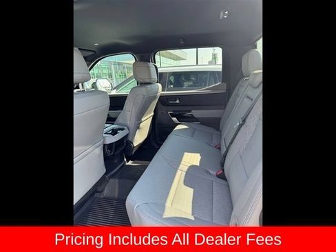Used 2025 Toyota Tundra Limited AWD/4WD image 7