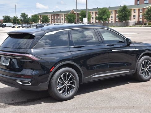 New 2026 Lincoln Nautilus Premier AWD/4WD image 6