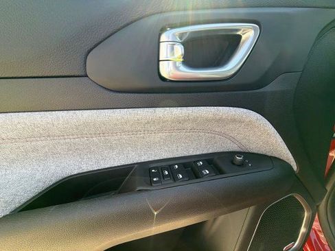 Used 2024 Jeep Compass Latitude w/ Sun and Sound Group AWD/4WD image 12