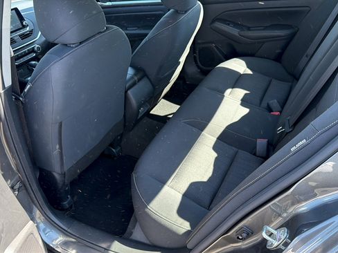 Used 2022 Nissan Altima 2.5 SV FWD image 10