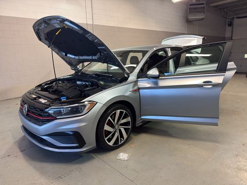 Used 2020 Volkswagen Jetta GLI FWD image 9