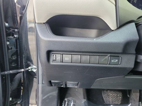 Used 2023 Toyota RAV4 XLE Premium image 20