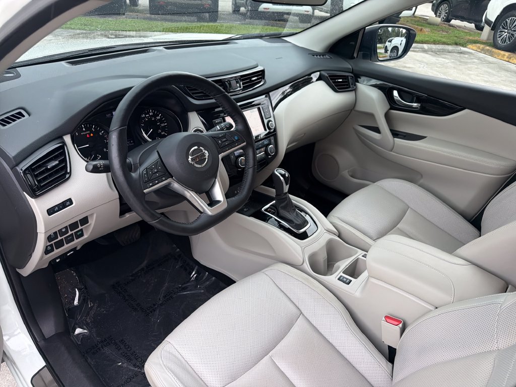 Used 2021 Nissan Rogue Sport SL FWD image 14