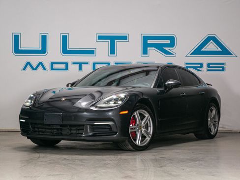 Used 2018 Porsche Panamera 4 image 5