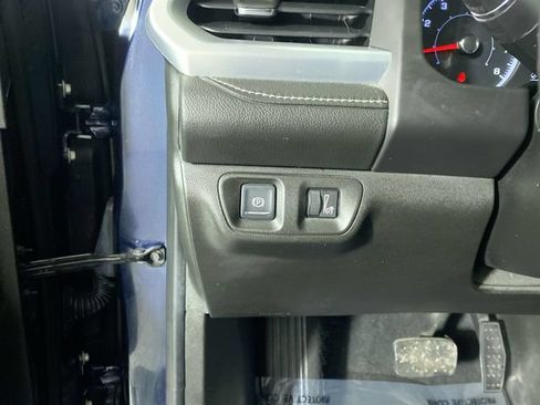 Used 2017 GMC Acadia SLE w/ Driver Alert Package I AWD/4WD image 15