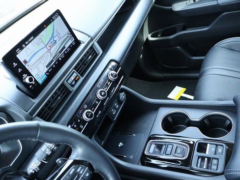 Used 2023 Honda Pilot Elite image 19