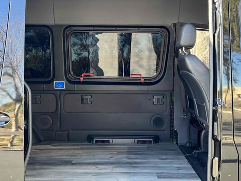 Used 2023 Mercedes-Benz Sprinter 2500 image 50
