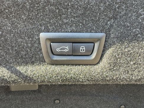 New 2026 BMW 330i Sedan w/ Premium Package image 16